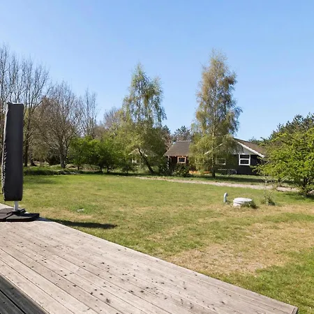 Amazing In Aakirkeby With Wifi *