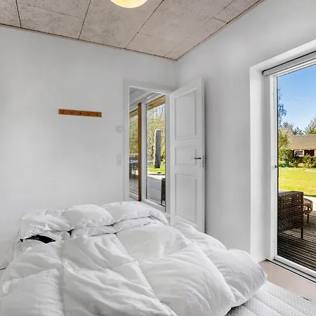Amazing In Aakirkeby With Wifi Casa vacanze